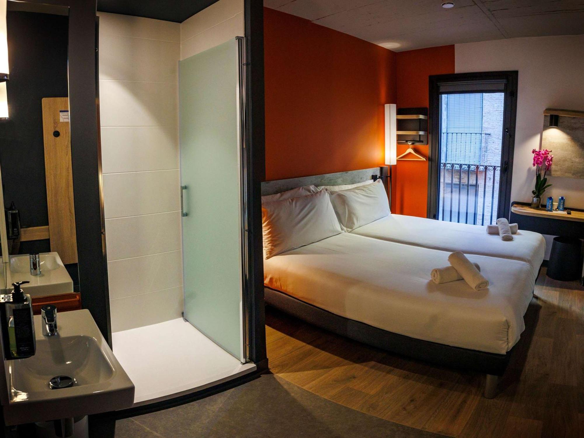 Отель Ibis Budget Logrono Centro Экстерьер фото